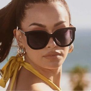 Coffee Run Quay Sunglasses 🕶️